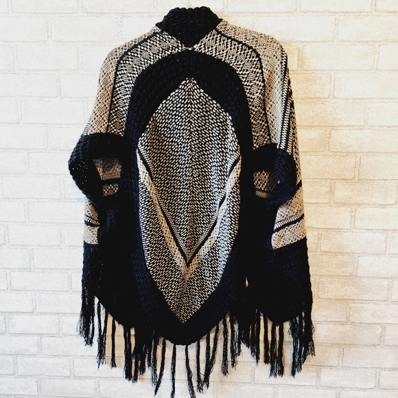 BCBG MaxAzria Knit Poncho - Picture 2 of 9